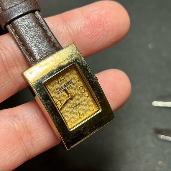 joan rivers classic Ladies Watch Quartz Gold Tone Working With New Battery - Picture 5 of 13